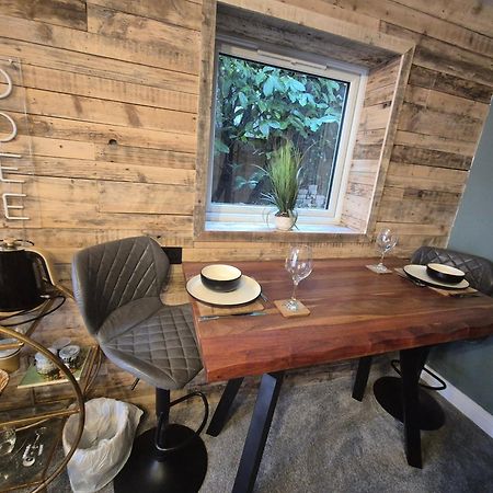 Boutique Shrewsbury Suites מראה חיצוני תמונה
