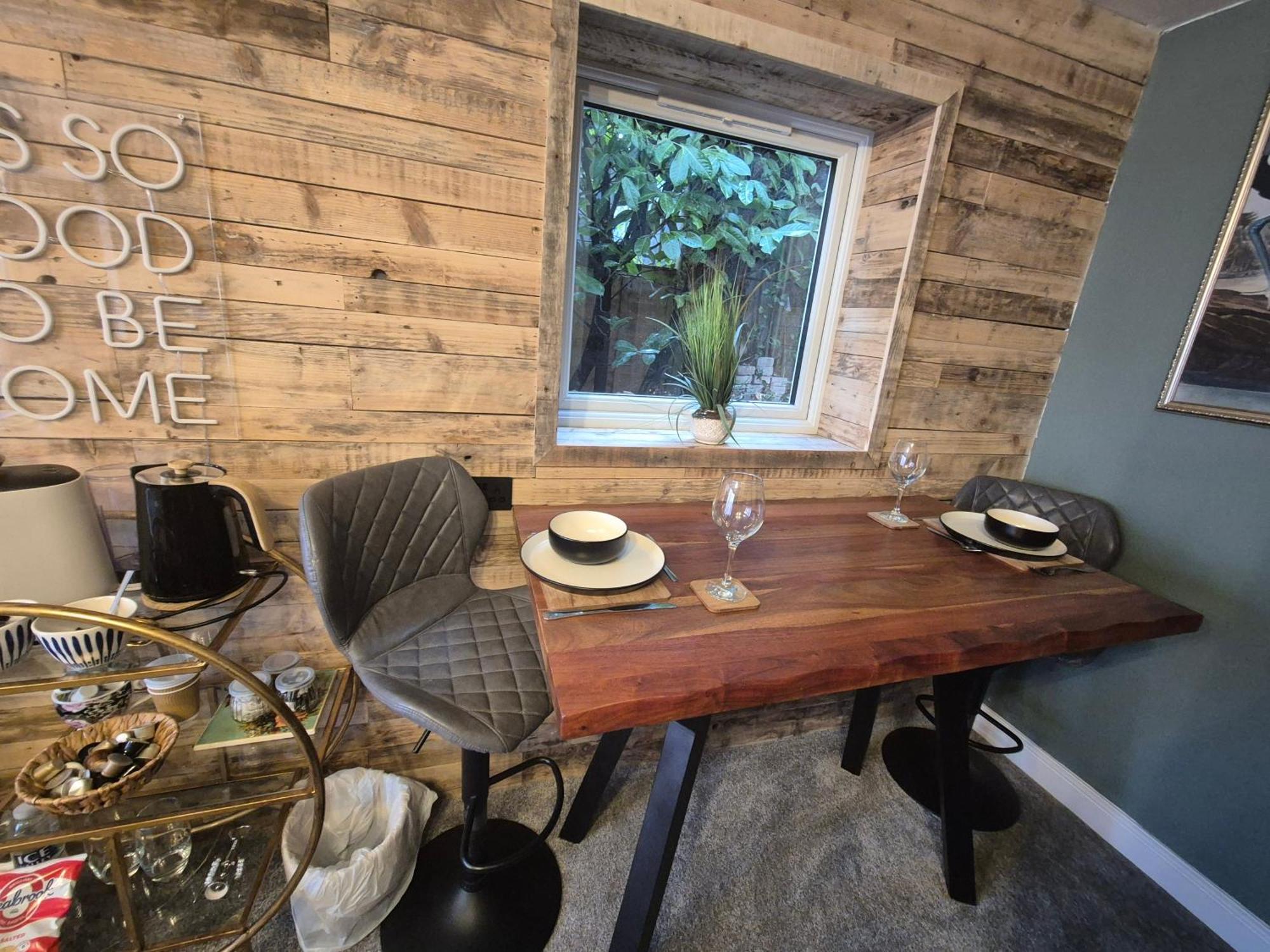 Boutique Shrewsbury Suites מראה חיצוני תמונה